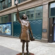 Mary Tyler Moore Statue, Minneapolis