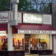 Holsten's Brookdale Confectionery