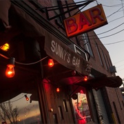 Sunny&#39;s Bar