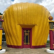 The Last Shell Oil Clamshell Station