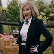 Schitt's Creek, "Wine and Roses" (S1:6)