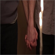 The Outs: "Chanukah Special" (S1,E7)