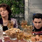 George Lopez: "Would You Like a Drumstick or a Kidney" (S3,E10)