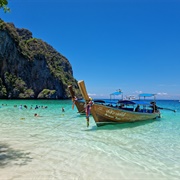 Sailing Phi Phi Island