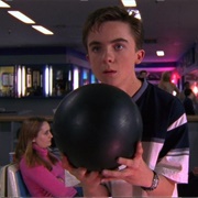 Malcolm in the Middle: "Bowling" (S2E20)