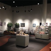 Onöhsagwë:De' Cultural Center