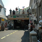 Bensonhurst Statue House