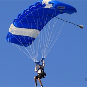 Watch Skydivers Land