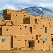 Taos Hum