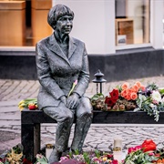 Learn the Meaning Behind a Statue in Your Area