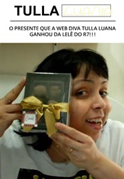 O Presente Que a Web Diva Tulla Luana Ganhou Da Lelê Do R7!!! (2011)