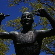 Jesse Owens Statue