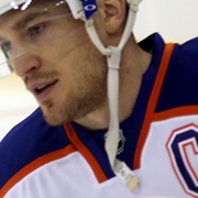 Andrew Ference (Boston Bruins)