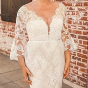 Floral-Patterned Lace (Wedding Dress)