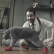 S5.E8: Paddy's Pub: Home of the Original Kitten Mittens