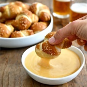 Pretzels With Beer Cheese Dip