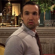 S8.E9: The Gang Dines Out