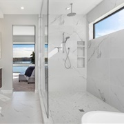 Hotel With Walk-In Shower