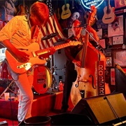 Robert's Western World