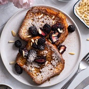 French Toast With Black Cereal (French Toast With Black Pearl Crisps)