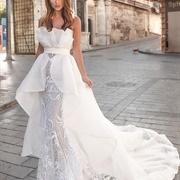 Crumb Catcher Neckline