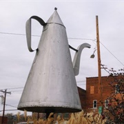 Old Salem Coffee Pot