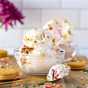 Funfetti Hand Pie Sundae (Confetti Pie-Tart Sundae)