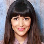 Hannah Simone