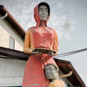 Pioneer Mom and Daughter Roadside Statue (Permanently Closed)