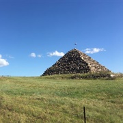 Ballandean Pyramid