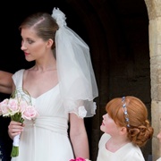 Shoulder/Elbow-Length Veil