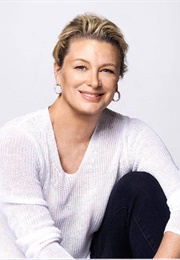 Kristin Hannah (Hannah)