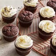 Dark & White Chocolate Fudge Cup Cakes