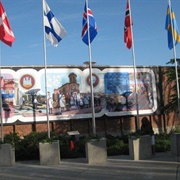Bergen Place Park and Mural