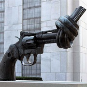 The Knotted Gun, USA