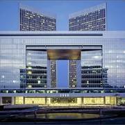 2000 Avenue of the Stars