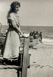 Lines of White on a Sullen Sea (1909)