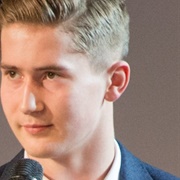 Martin Necas (Carolina Hurricanes)