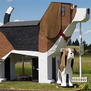 Dog Bark Park Inn, USA