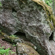 Pirunpesä (The Devil's Nest)