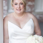 Pearl Necklace With Wedding Dress