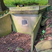 Little Merrit's Tomb