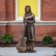 Loretta Lynn (Ryman Auditorium, Nashville)