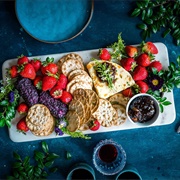 Crackers With Strawberries