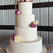 Diagonal Swirl Texture on Cake