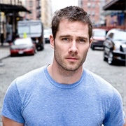 Luke MacFarlane