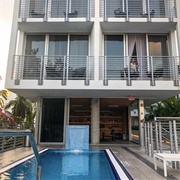 Urbanica: Meridien Hotel, Miami Beach