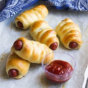 Moon-Bread-Bun Hot Dog (Lunar-Loaf-Bun Hot Dog)