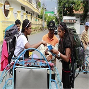 The Amazing Race: "There's No Crying in Baseball" (S21,E3)