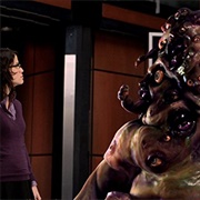 The Middleman: "The Pilot Episode Sanction" (S1,E1)